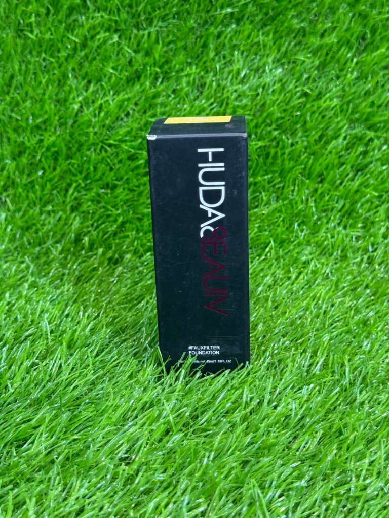 HUDA BEAUTY Foundation Full Coverage & Airbrushed Finish: