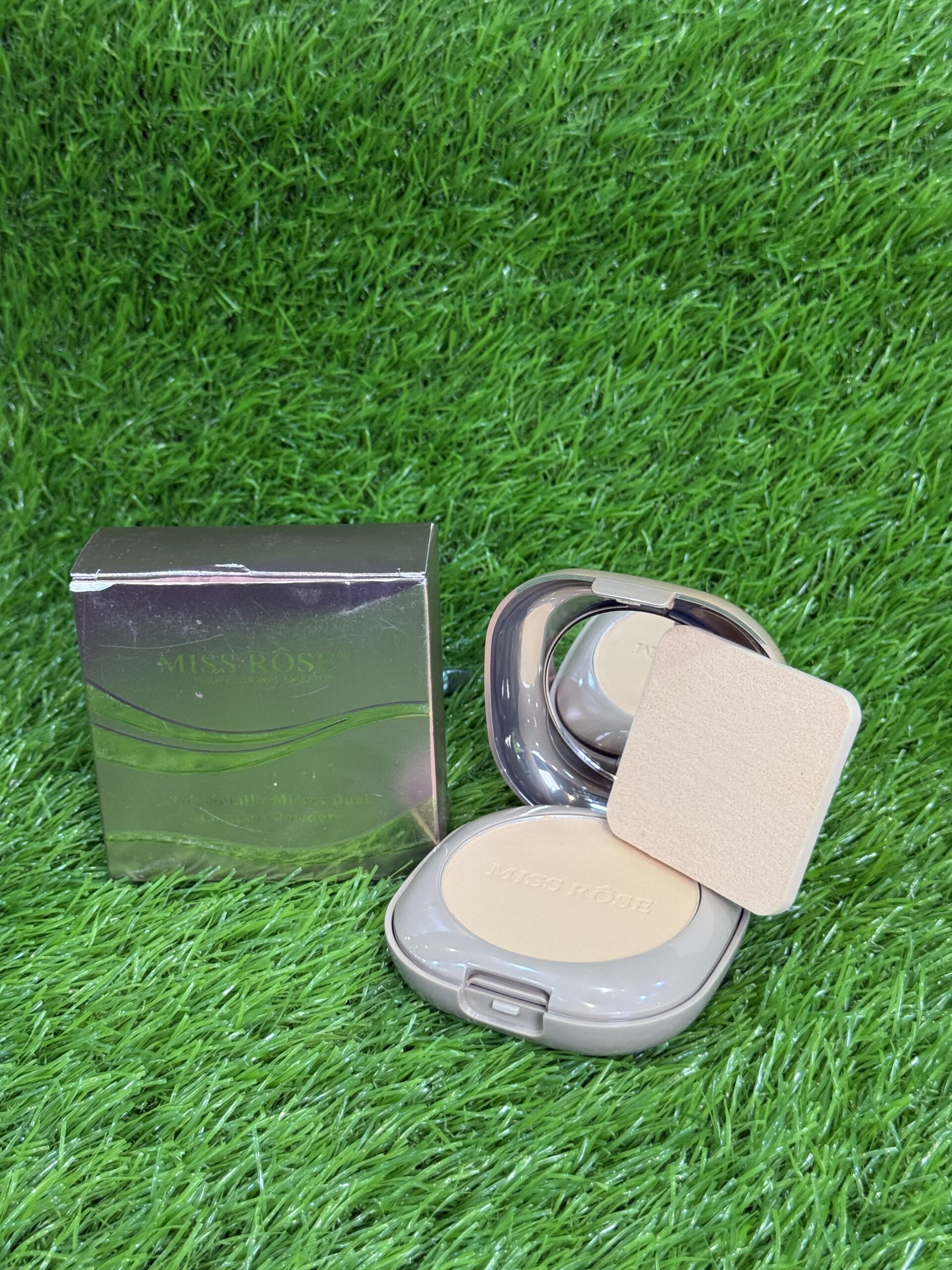Miss Rose 2-in-1 Compact Powder Dual Face Powder - Image 4