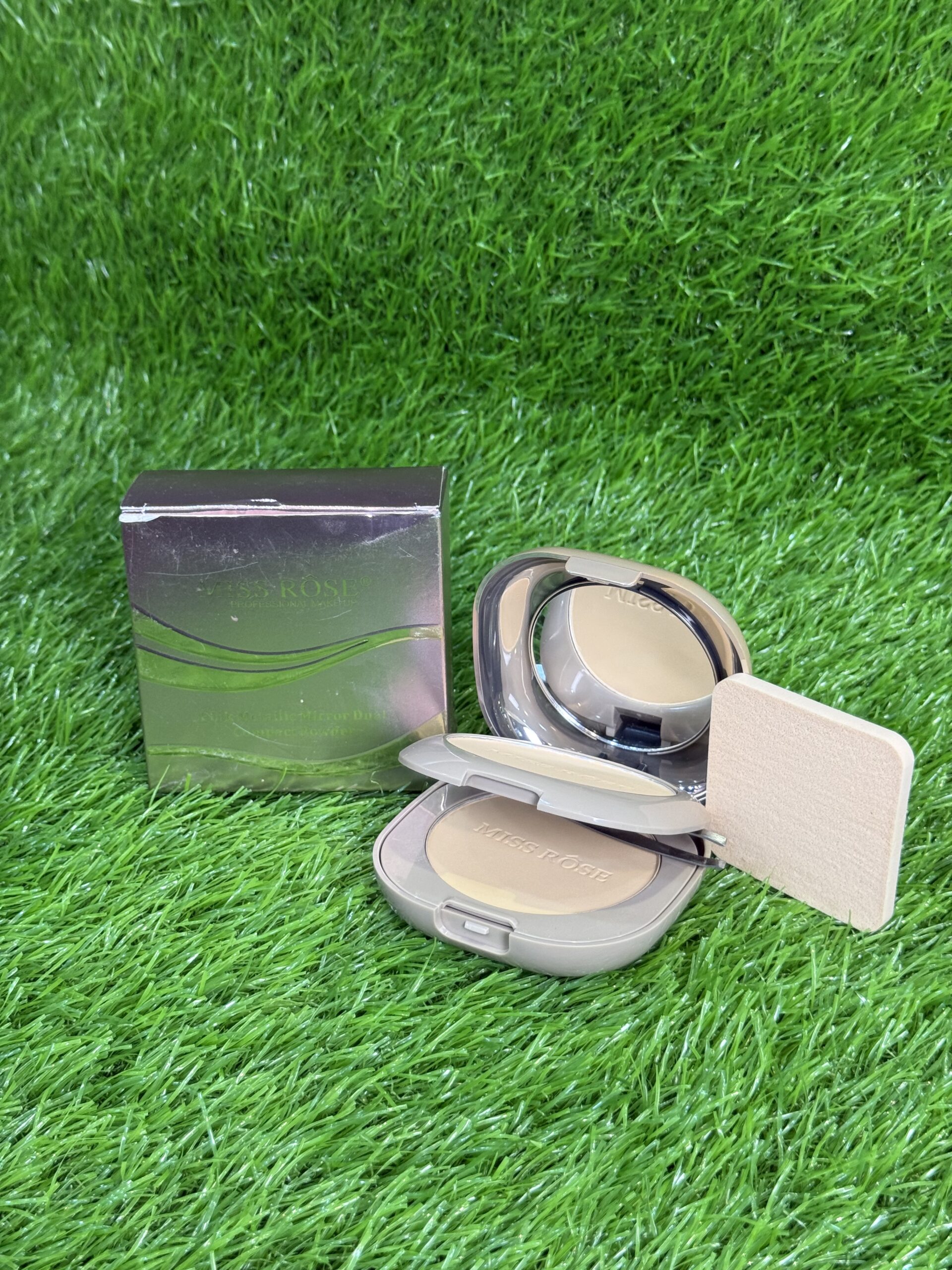 Miss Rose 2-in-1 Compact Powder Dual Face Powder - Image 3