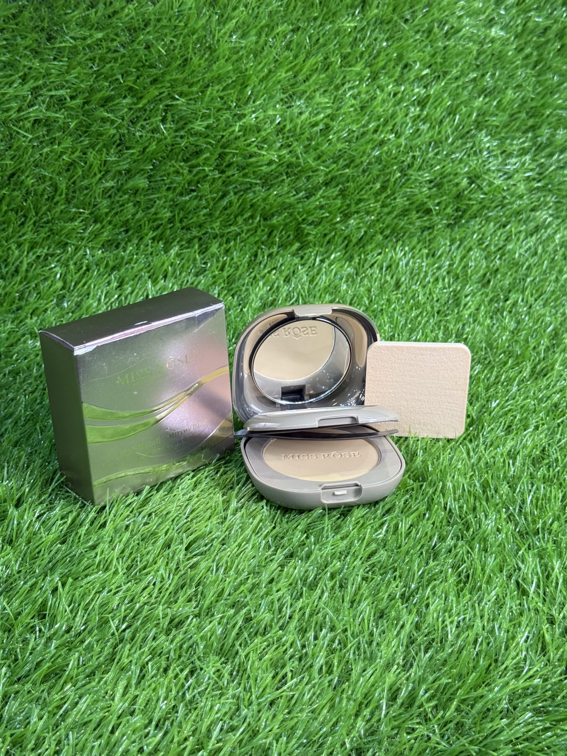 Miss Rose 2-in-1 Compact Powder Dual Face Powder - Image 2