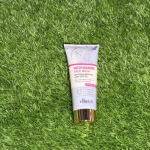 Chirss "WHITENING BRIGHTER LIGHT SPOTTED" FACE WASH