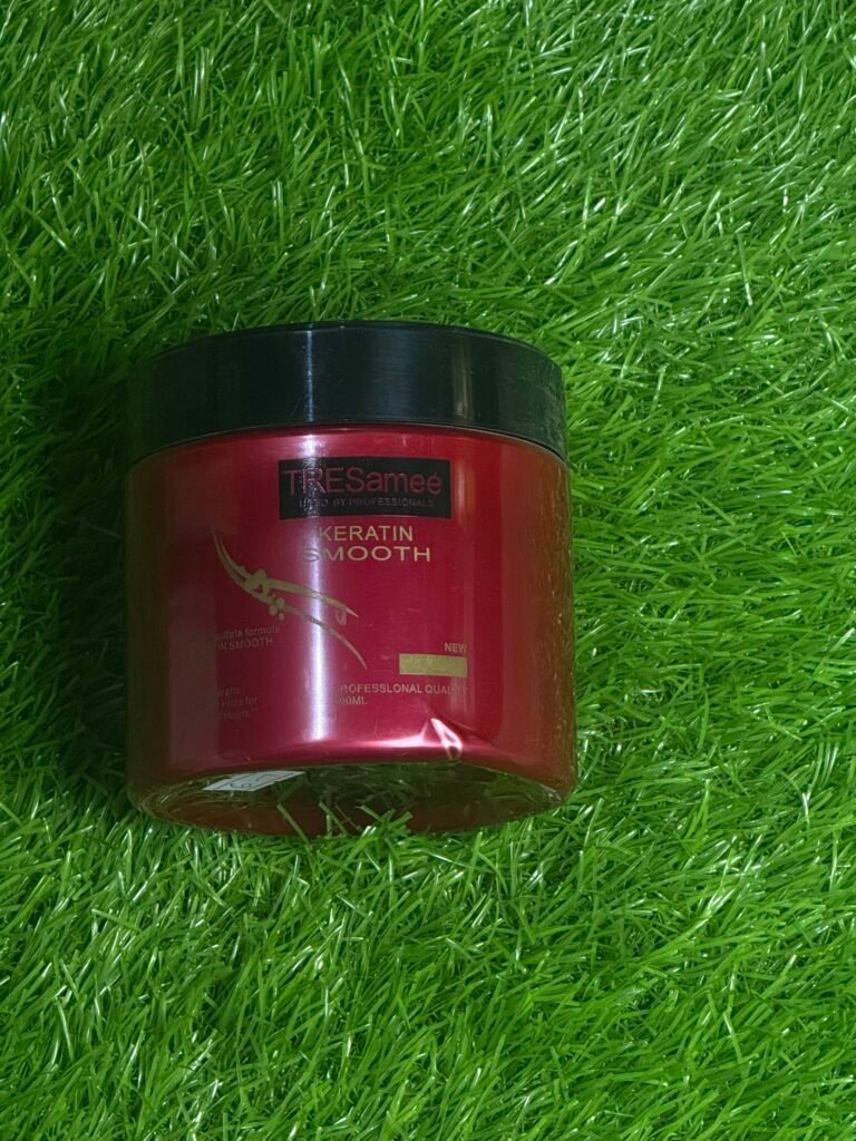 TRESamee "KERATIN SMOOTH". HAIR MASK