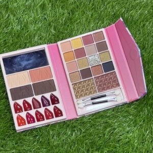 UNUSUAL BEAUTY SMALL POCKET MAKEUPKIT
