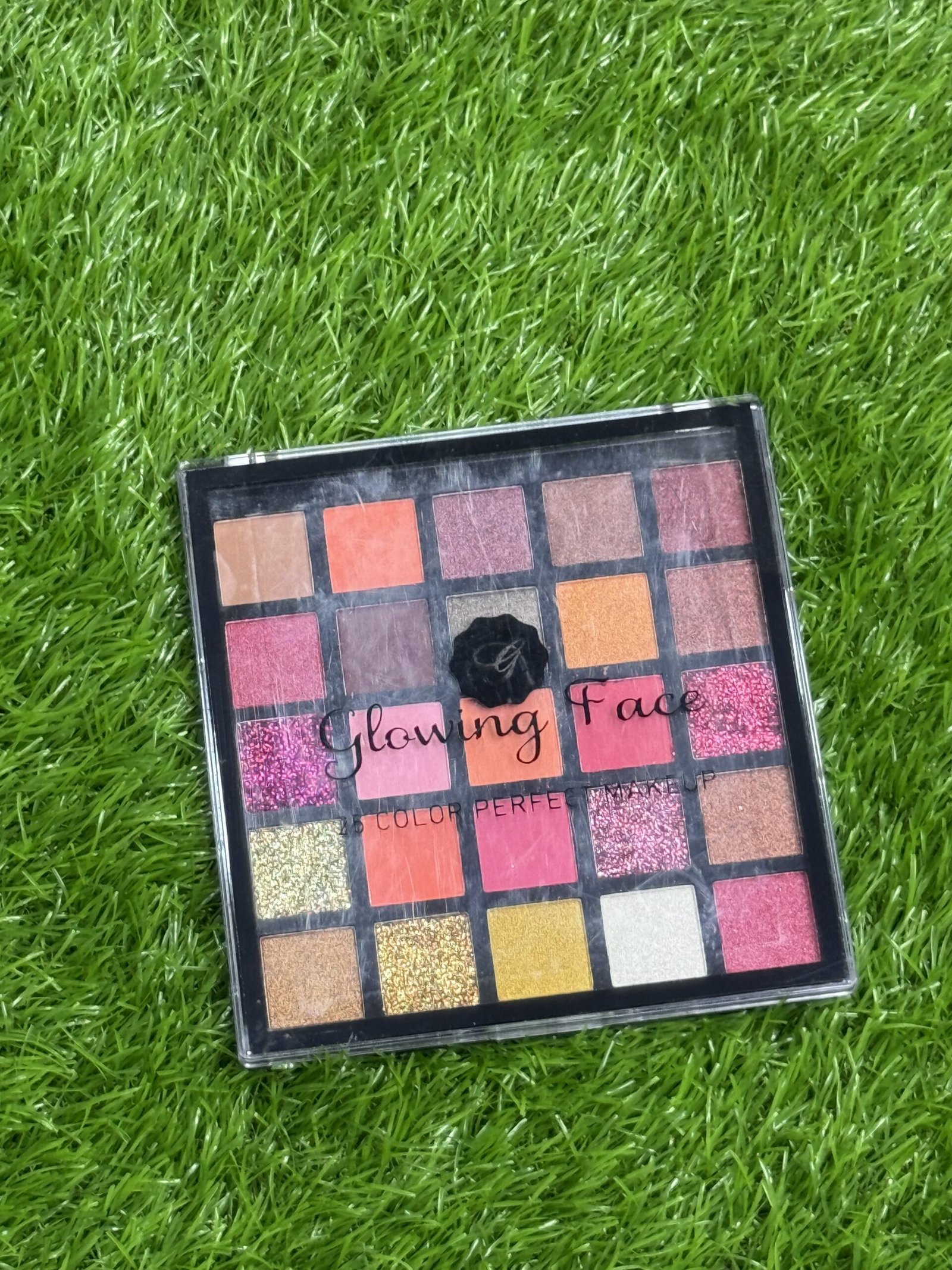 GLOWING FACE MATTE COLOR EYESHADOW - Image 3