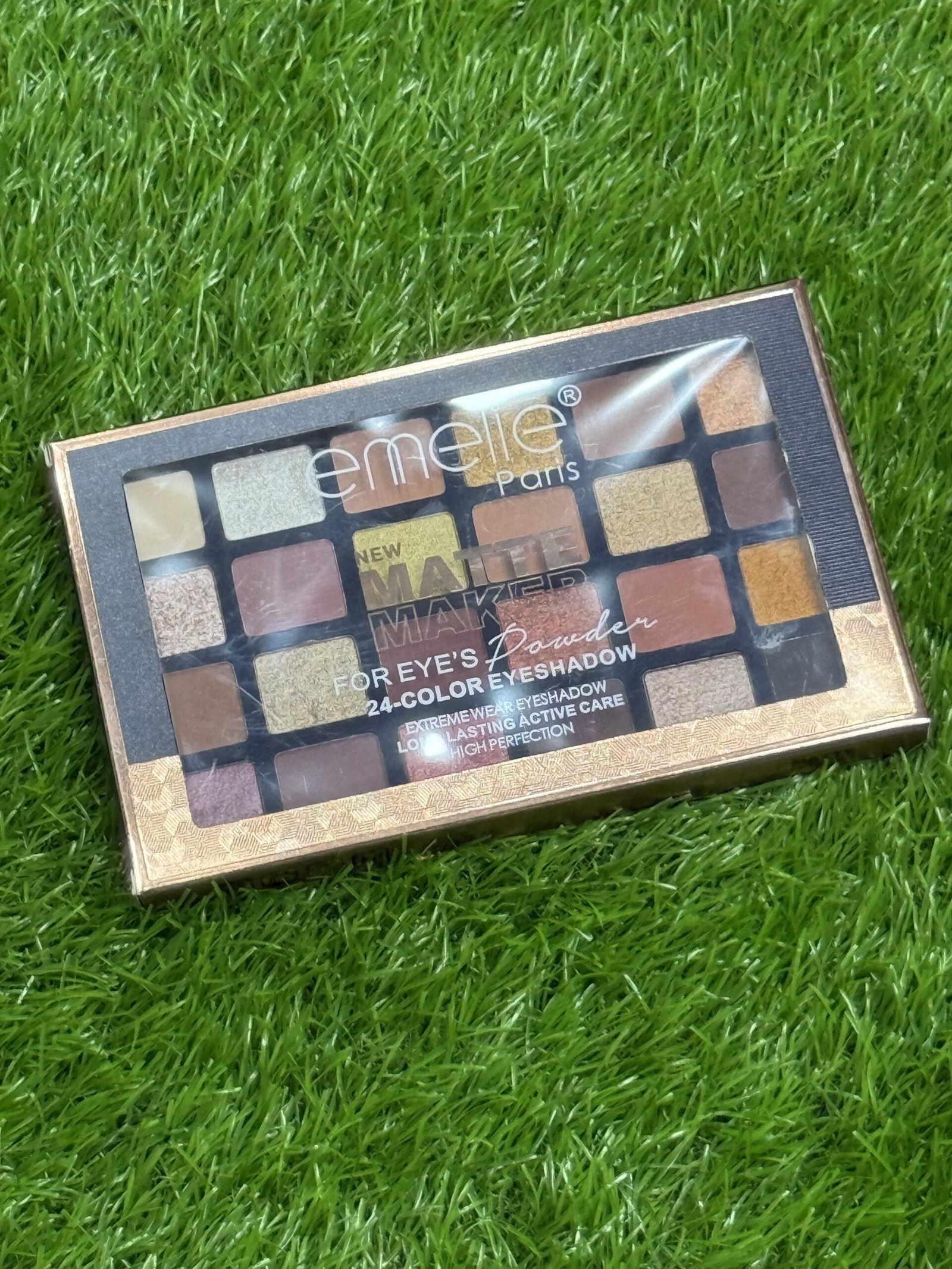 emelie® Paris Eye's Powder 24-Color Eyeshadow - Image 3