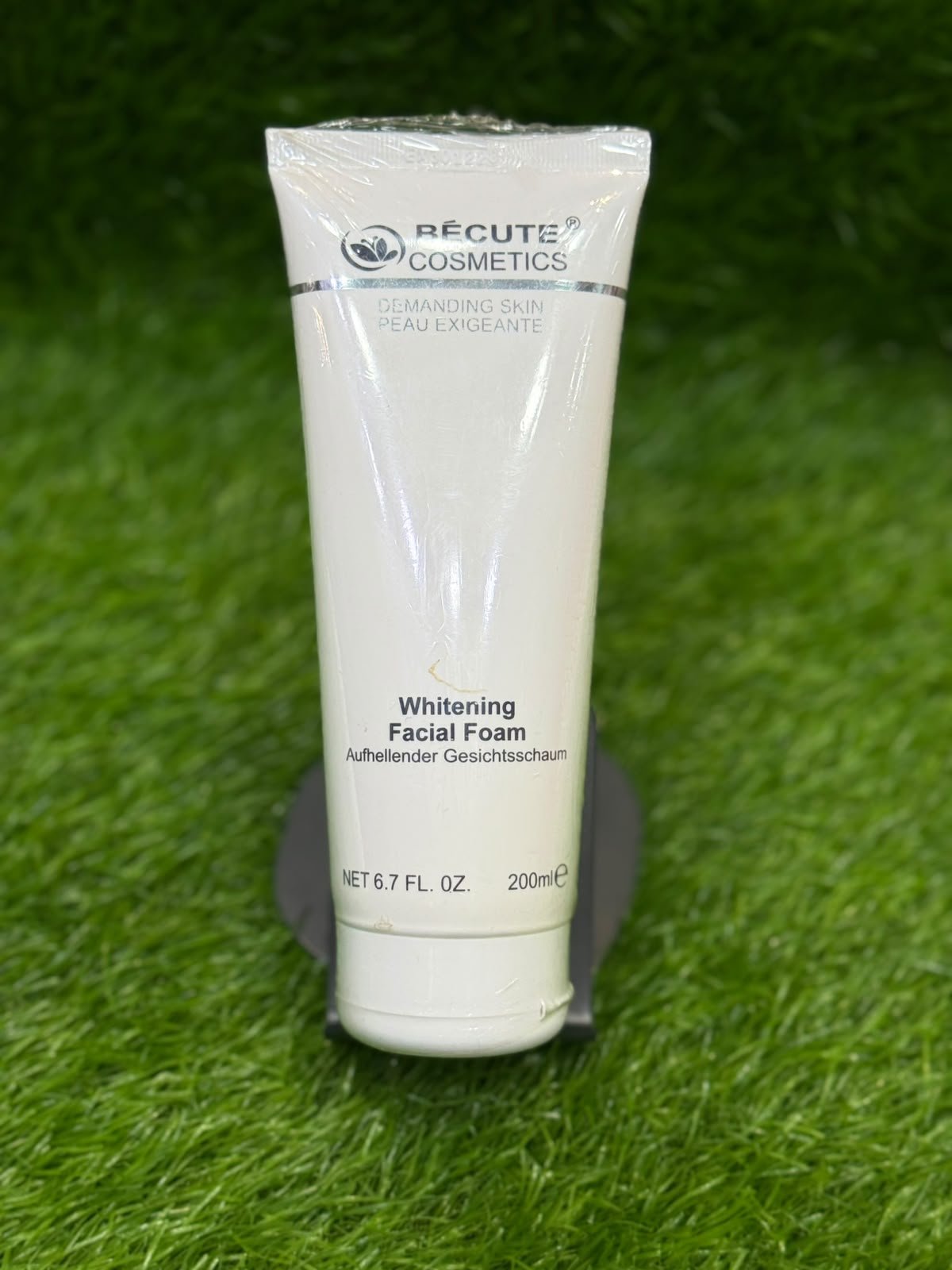 "BÉCUTE® COSMETICS" "DEMANDING SKIN / PEAU EXIGEANTE". 5PC FACIAL SET - Image 4