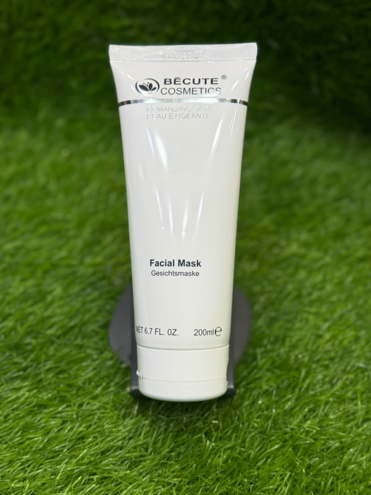 "BÉCUTE® COSMETICS" "DEMANDING SKIN / PEAU EXIGEANTE". 5PC FACIAL SET - Image 5