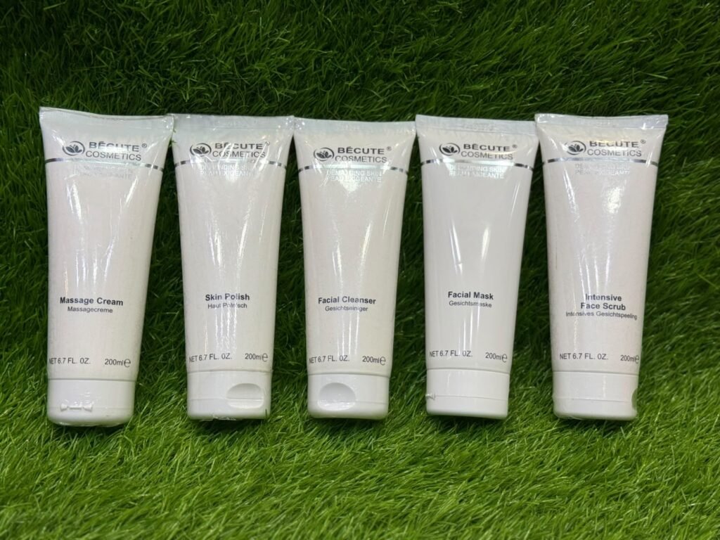 "BÉCUTE® COSMETICS" "DEMANDING SKIN / PEAU EXIGEANTE". 5PC FACIAL SET