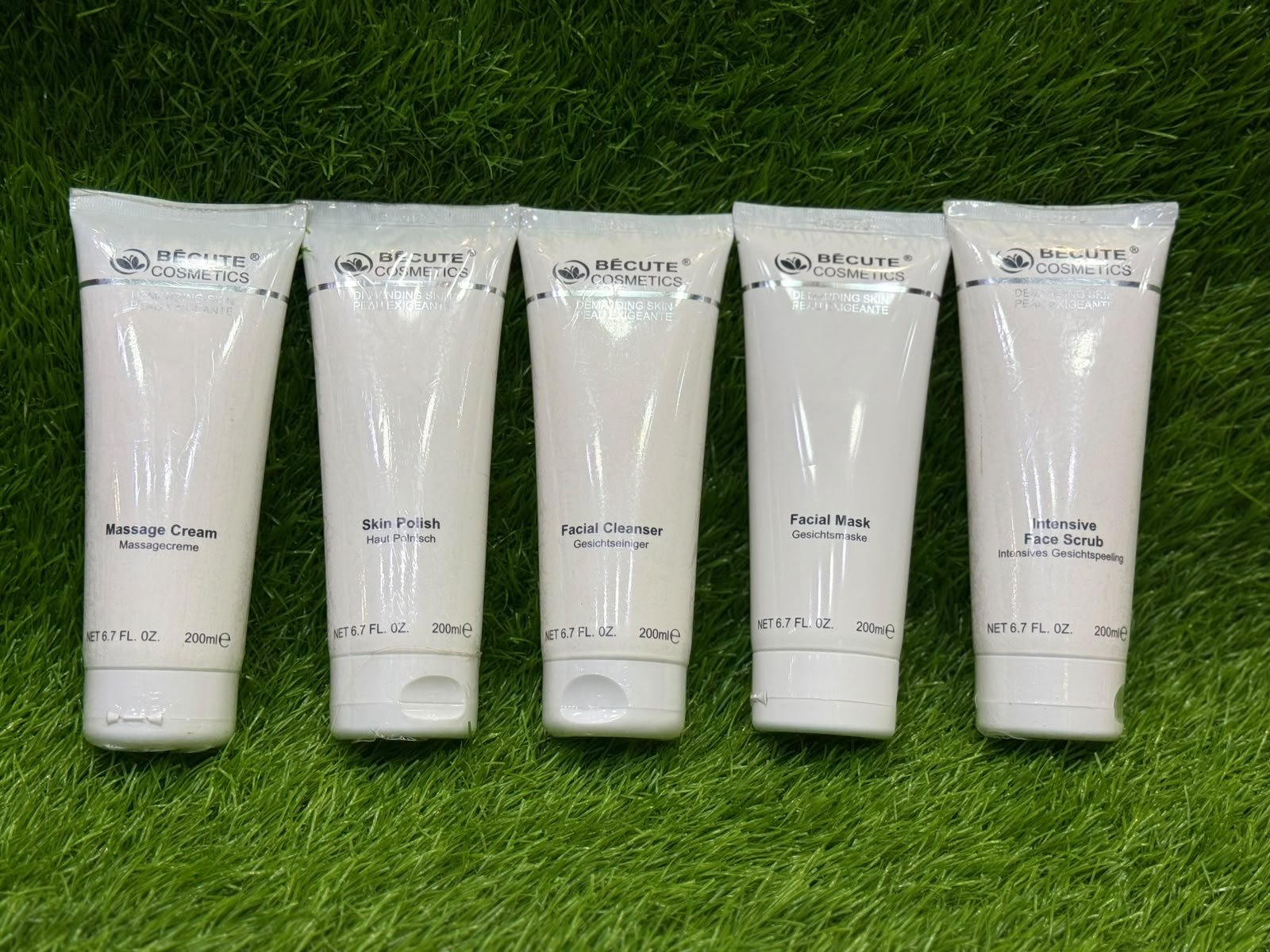 "BÉCUTE® COSMETICS" "DEMANDING SKIN / PEAU EXIGEANTE". 5PC FACIAL SET