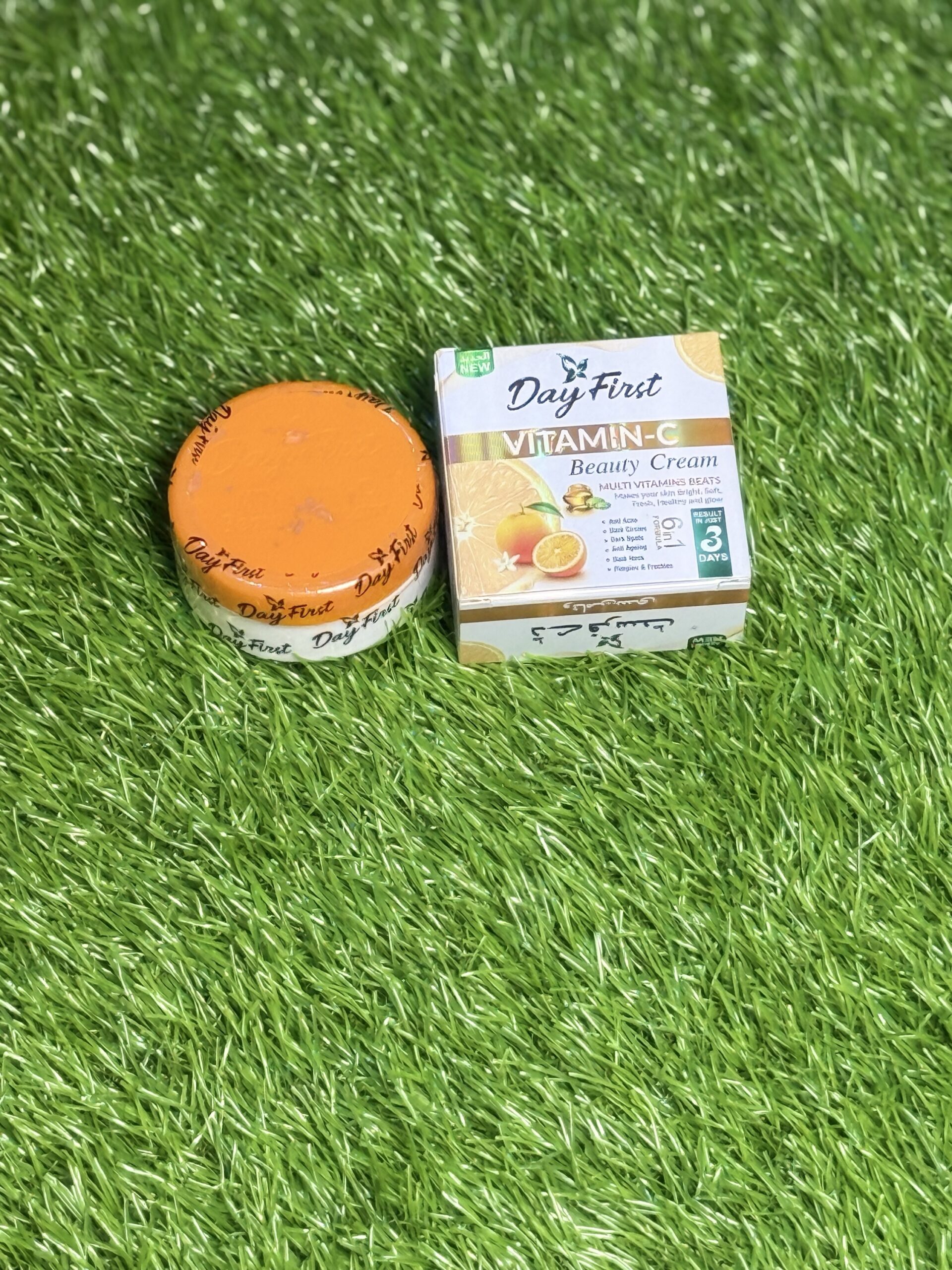 DAY FIRST VITAMIN-C Beauty formula Cream - Image 3