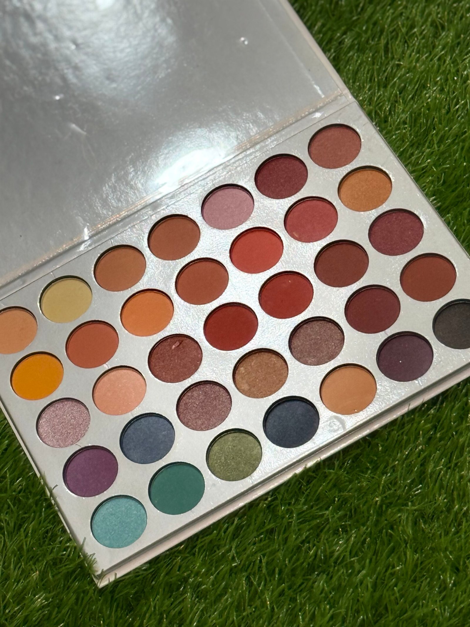 Jaclyn nude eyeshade - Image 3