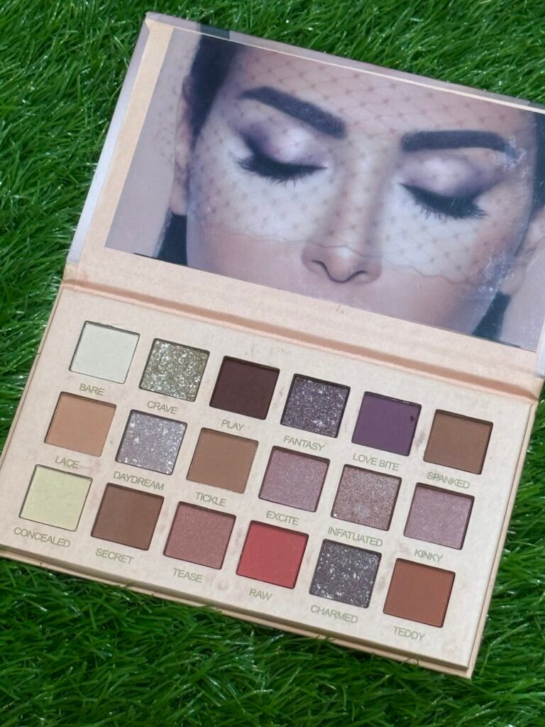 Nude eyeshadow palette
