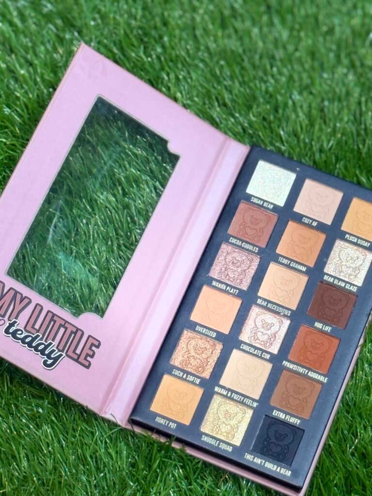 Teddy nude eyeshadow palette