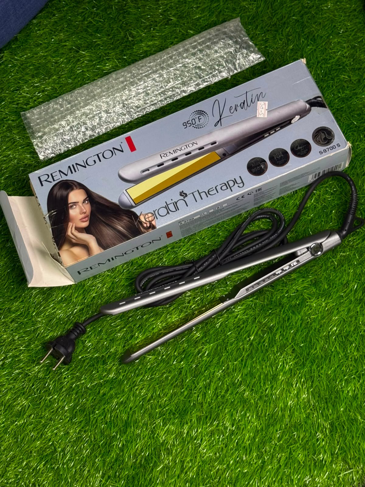 Remington Keratin Therapy Hair Straightener - Image 2