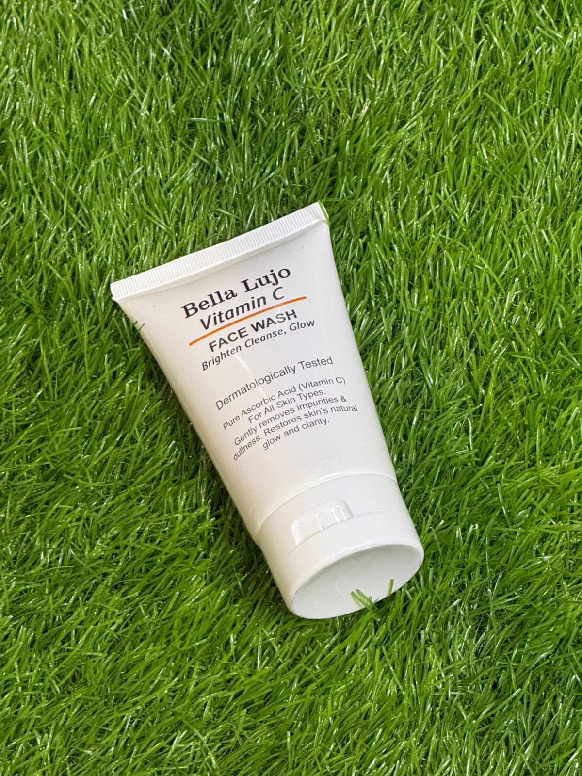 Bella Lujo Vitamin C Face Wash - Image 3
