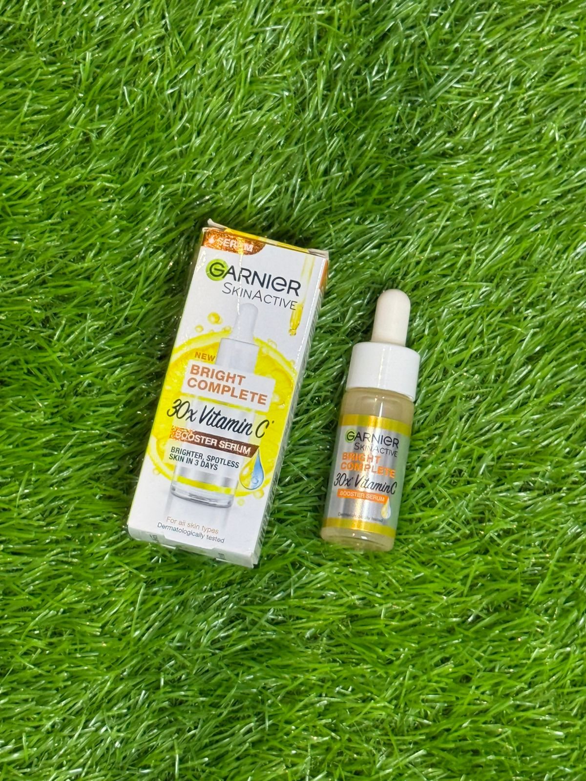 Garnier Skin Active Bright Complete 30x Vitamin C Booster FACE Serum. - Image 3