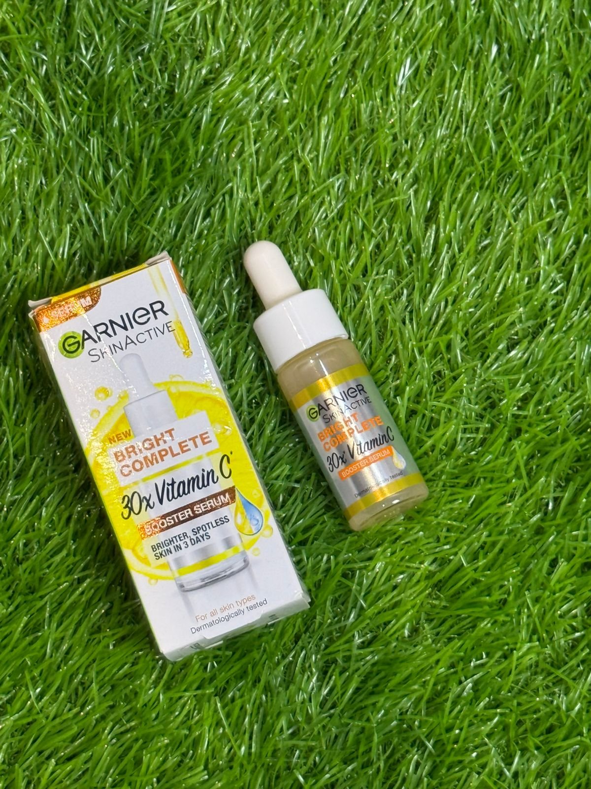 Garnier Skin Active Bright Complete 30x Vitamin C Booster FACE Serum. - Image 2