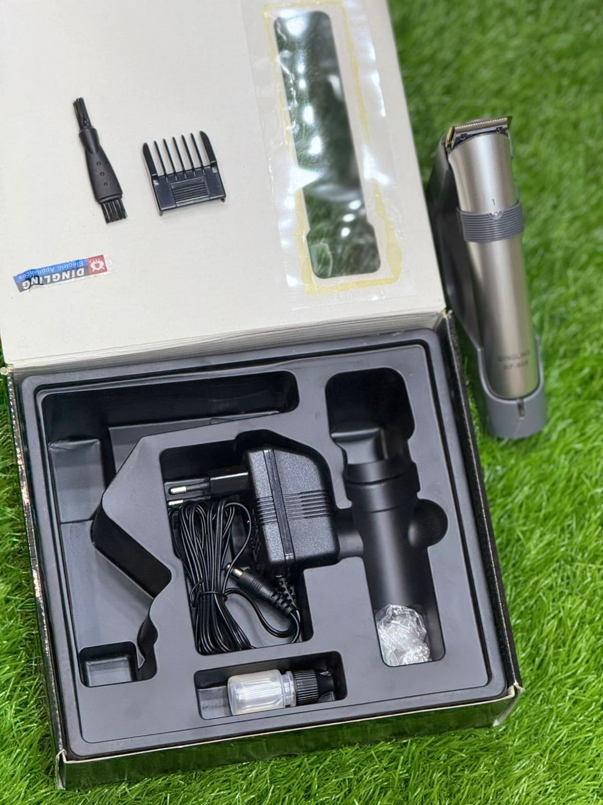 DINGLING RF-608 Electric Hair and Beard Trimmer - Image 2