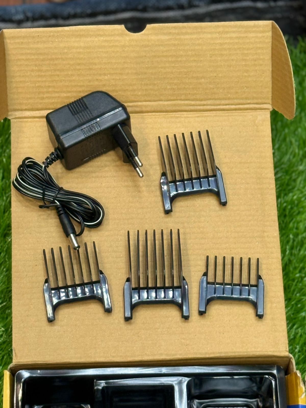 Dengleng RF-609 Professional Hair Clipper / Trimmer - Image 6