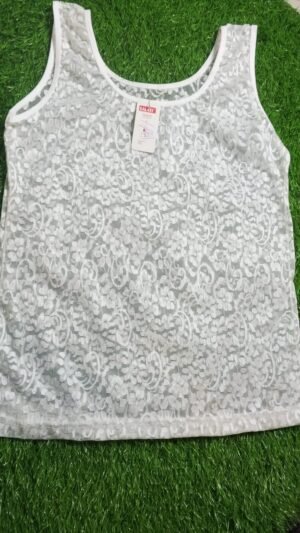 Women's sleeveless body consists of a lightweight Shameez