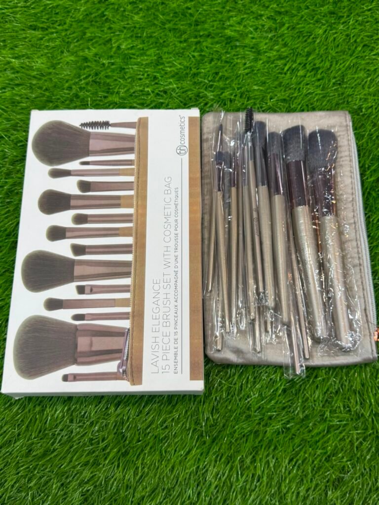 BH Cosmetics Lavish Elegance 15-Piece MAKEUP Brush Set with Cosmetic Bag.
