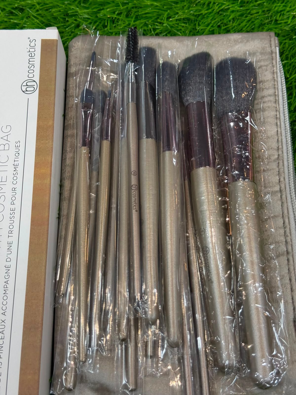 BH Cosmetics Lavish Elegance 15-Piece MAKEUP Brush Set with Cosmetic Bag. - Image 4
