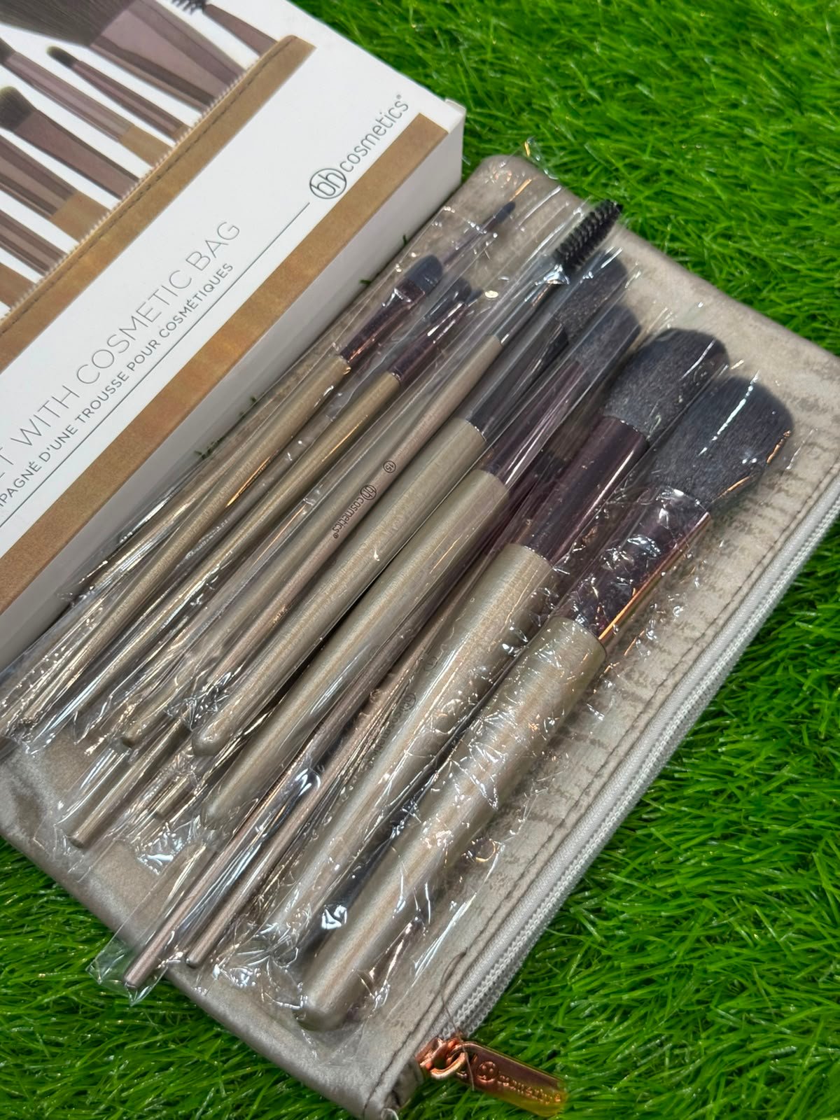 BH Cosmetics Lavish Elegance 15-Piece MAKEUP Brush Set with Cosmetic Bag. - Image 3