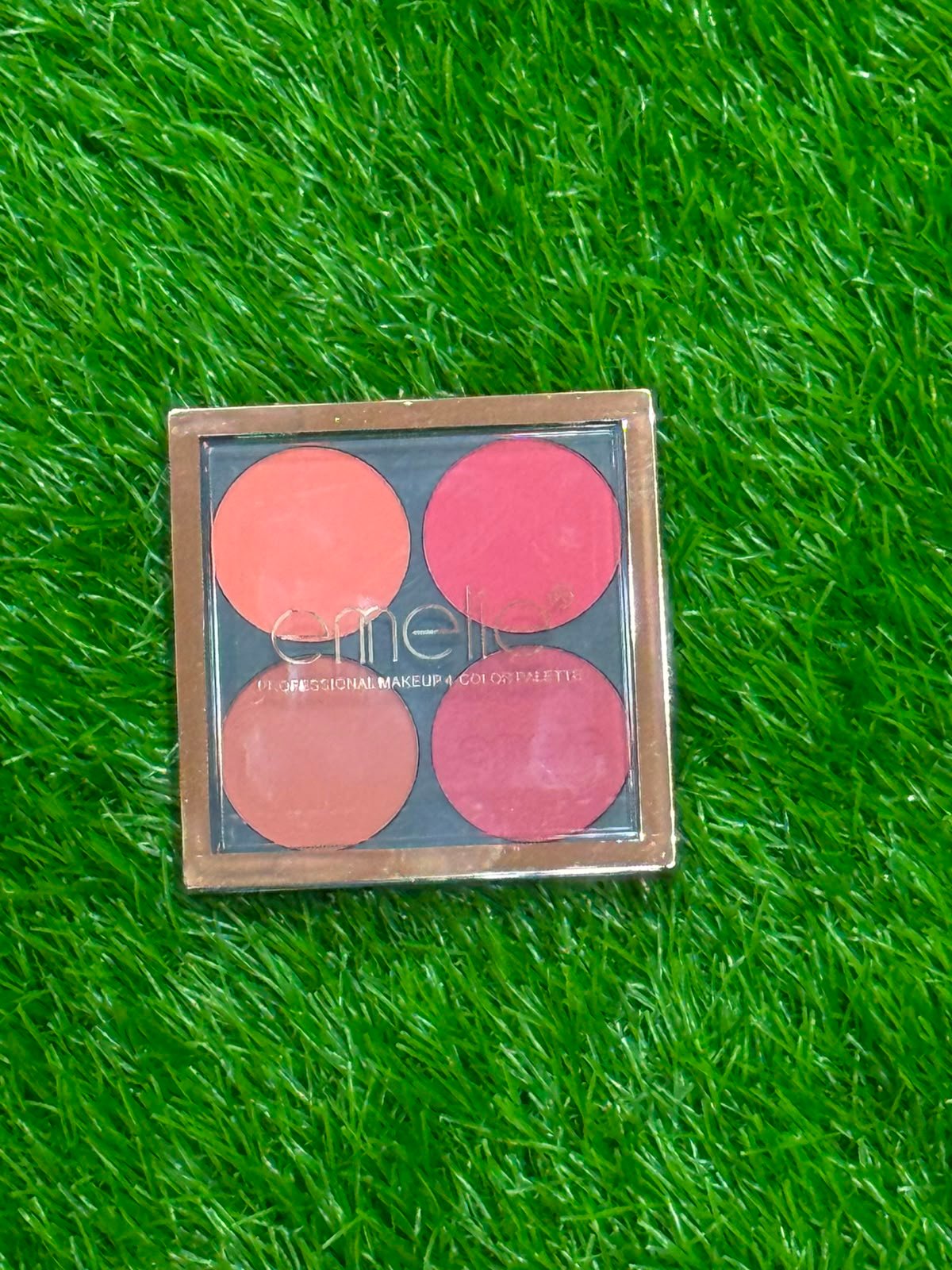 Emelie Professional Makeup 4-Color Palette. / BLUSHON - Image 3