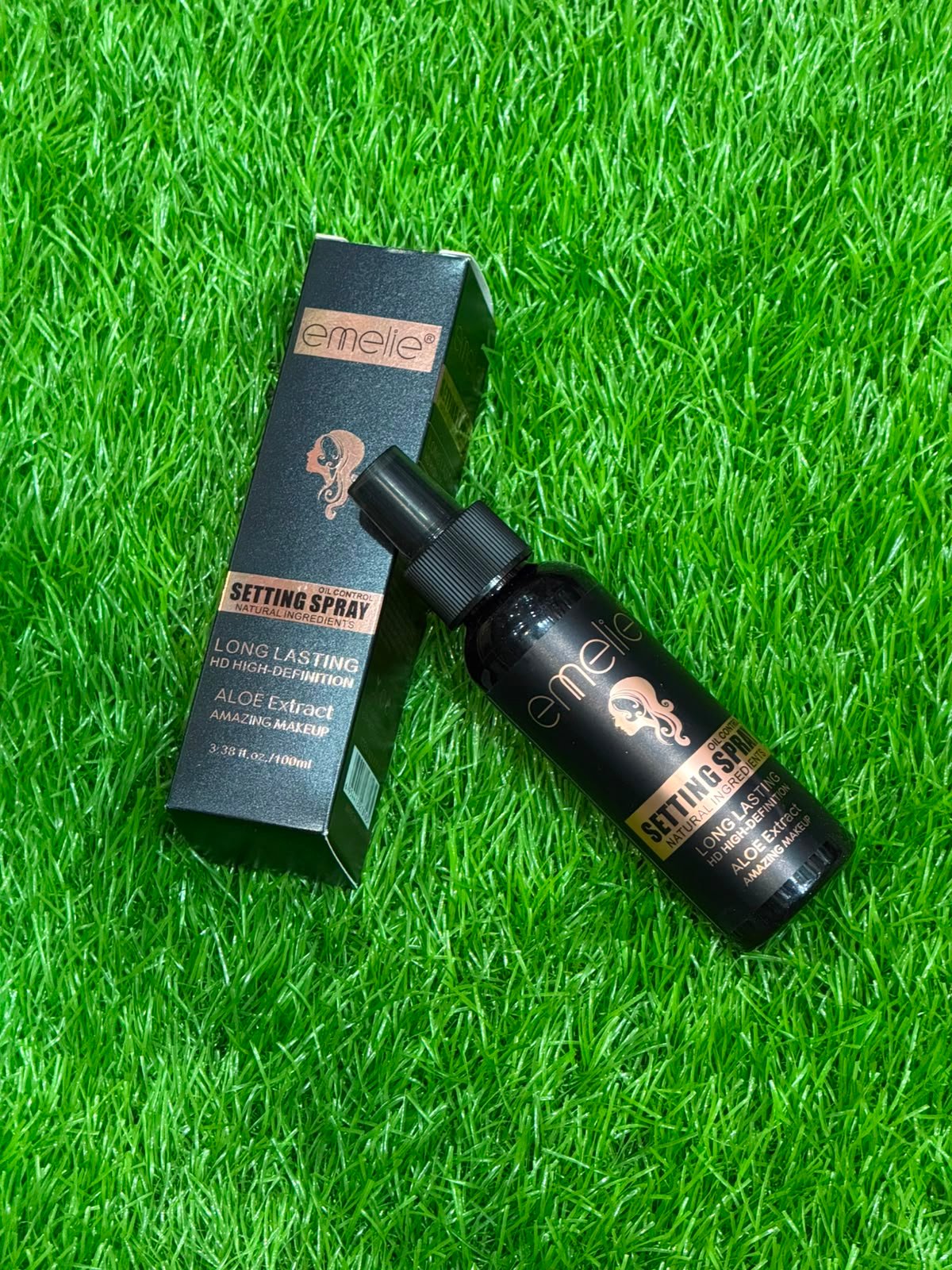 Emelie Professional Makeup Setting Spray - Image 6