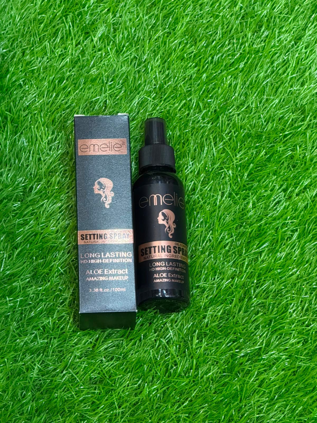 Emelie Professional Makeup Setting Spray - Image 3