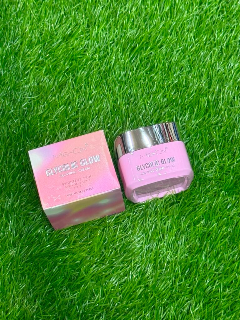Me-On Glycolic Glow Glowing Cream SPF 30
