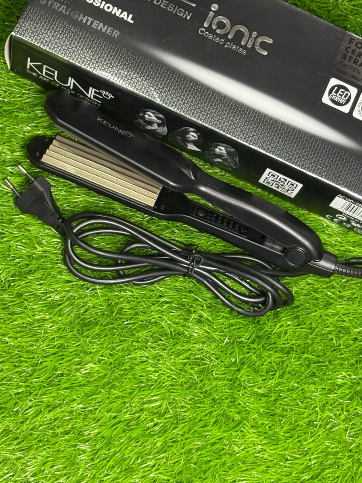 KEUNE Ionic Coated Plates Professional Hair Crimper Zigzik - Image 4