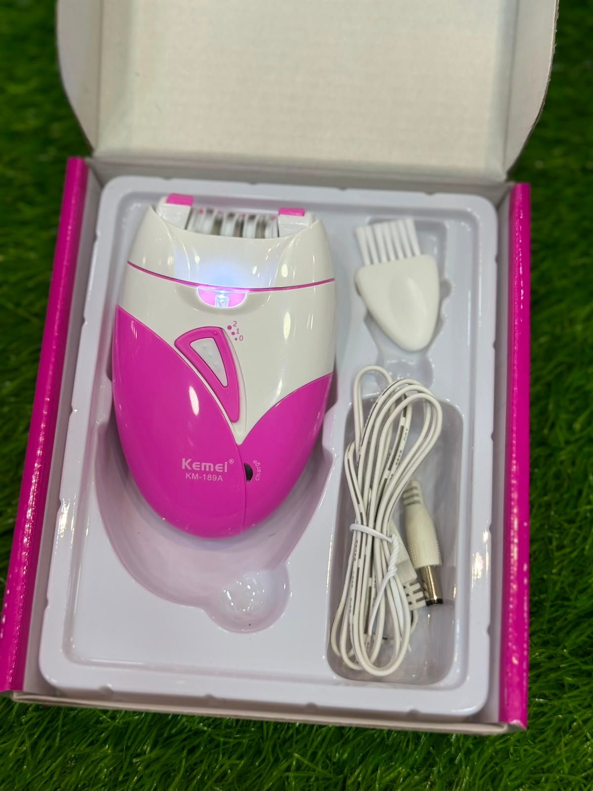 Kemei KM-189A USB ladies shaver Rechargeable Epilator machine - Image 4
