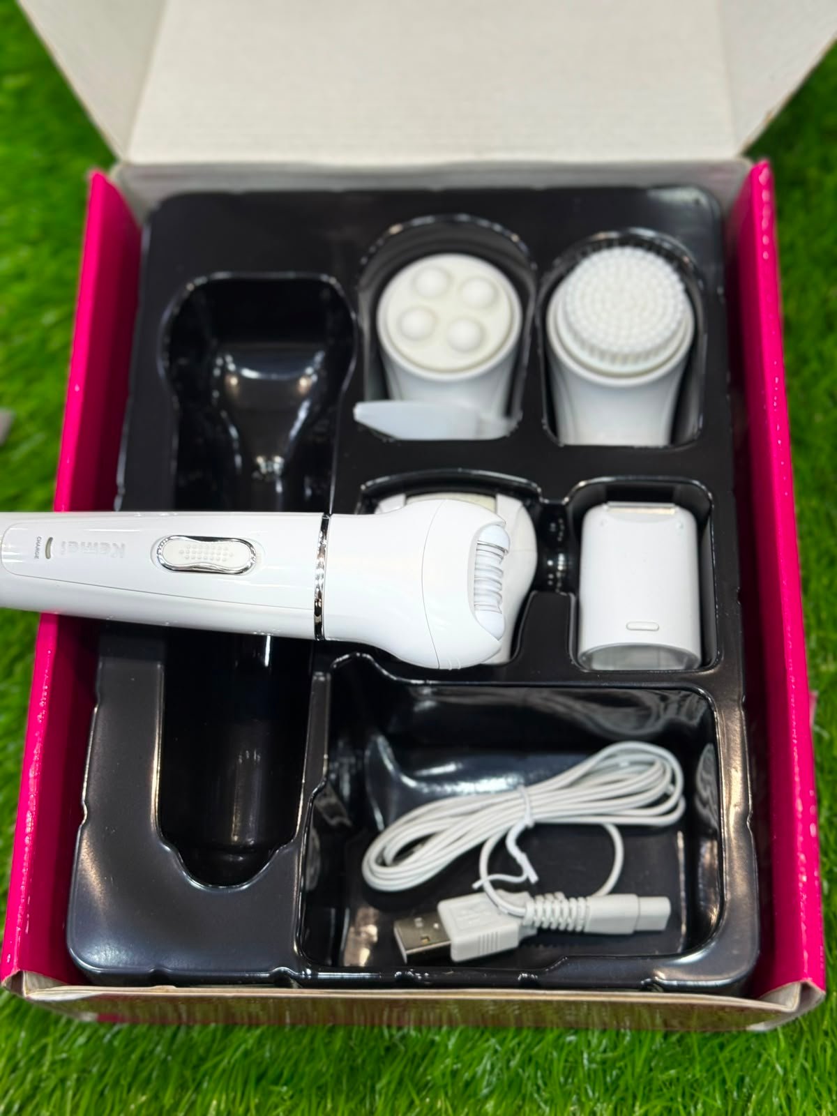 Kemei 5-in-1 Beauty Tools Kit / SHAVER & Grooming Set MACHINE (Model: BS-2199 / KM-2199) - Image 7
