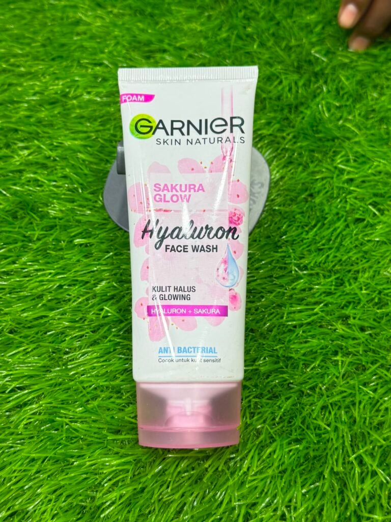GARNIER HYALURON FACE WASH
