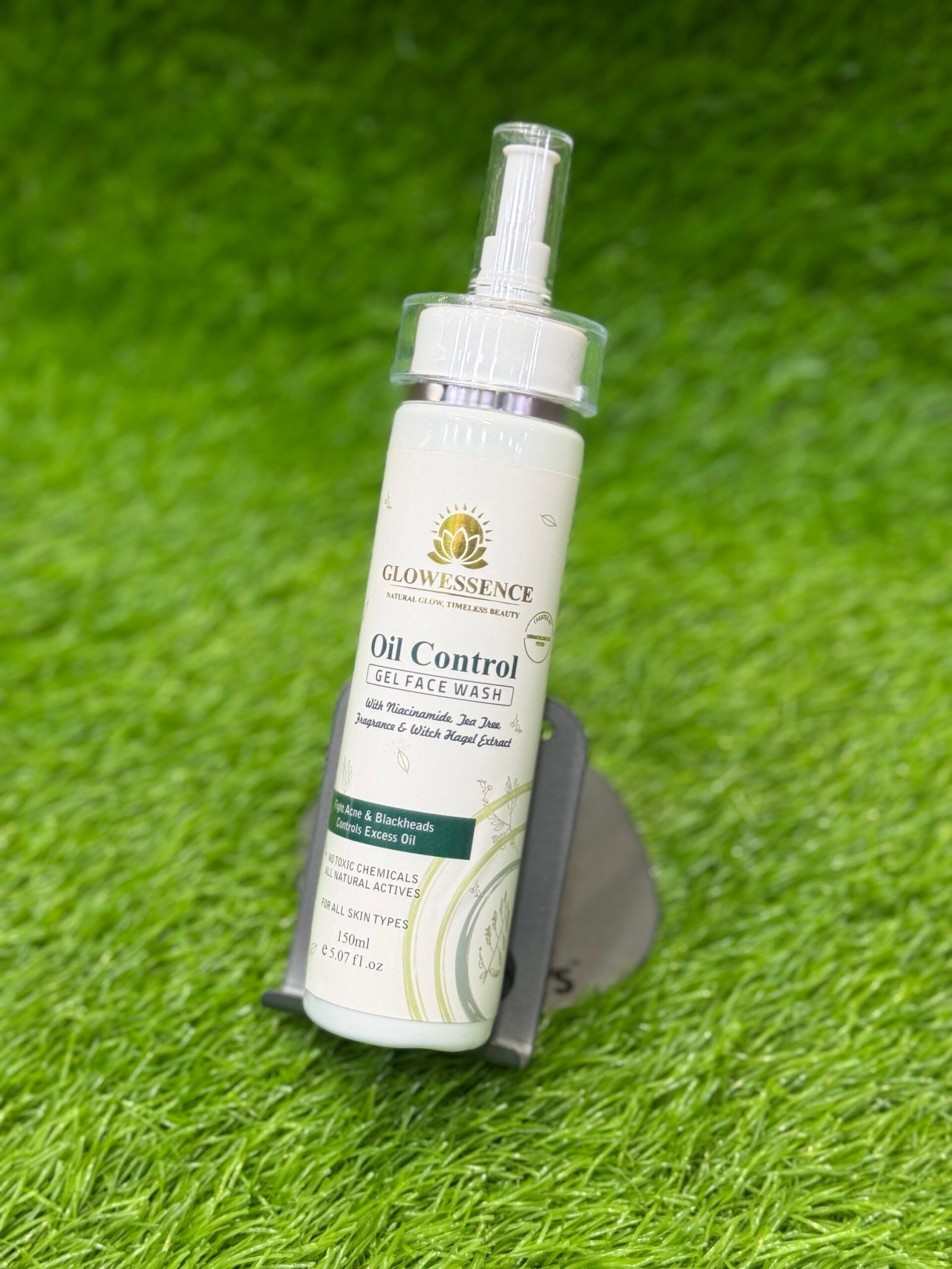 GLOW ESSENCE oil control face wash 150ml - Image 3