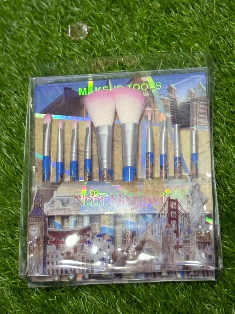 Noor Alazwi 10pc makeup brush kit