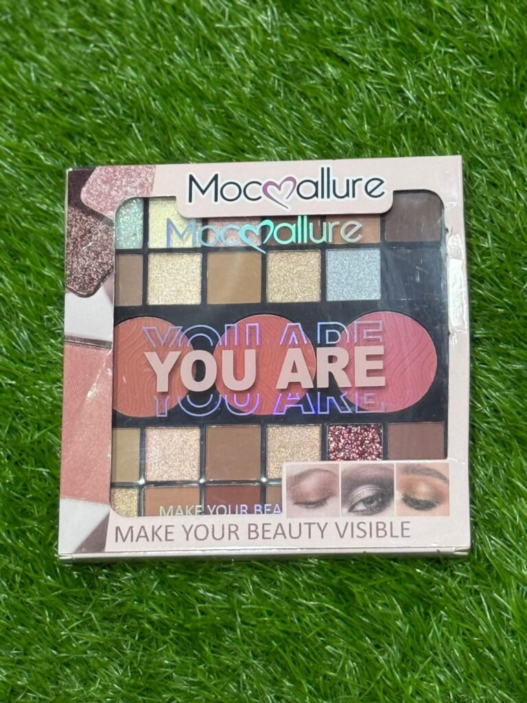 Mocallure makeup kit eyeshadow + blush on