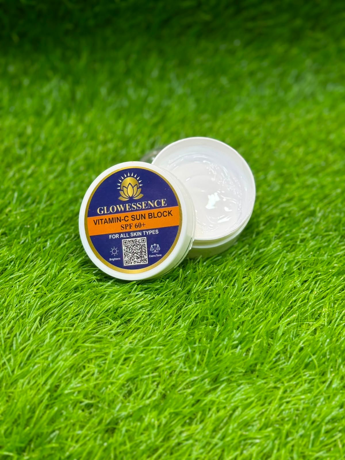 GLOW ESSENCE vitamin C, spf 60+ sunscreen / sunblock - Image 3