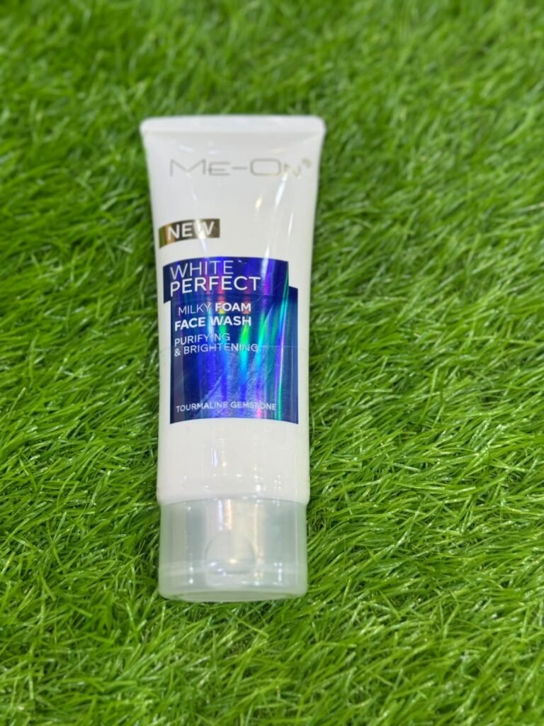me on white perfect face wash