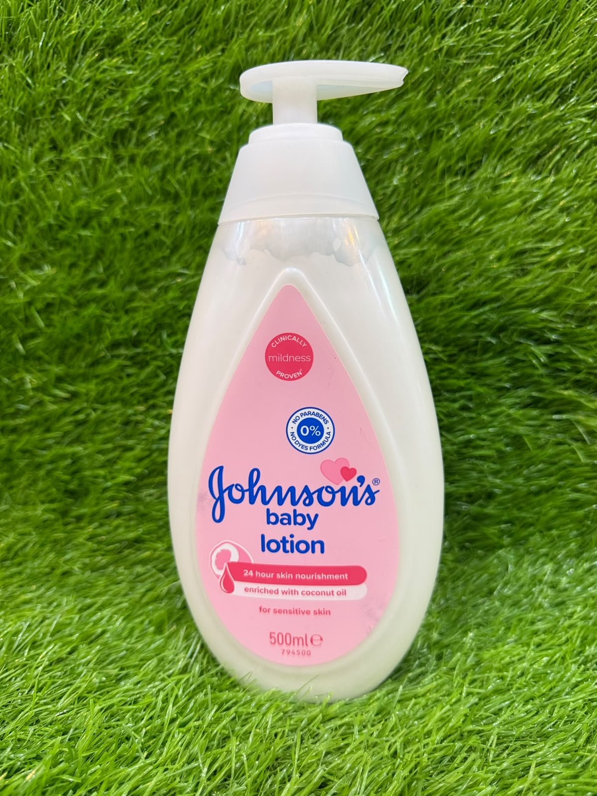 (Johnson's) Baby Lotion Pump bottle with a capacity of 500 mL. - Image 2