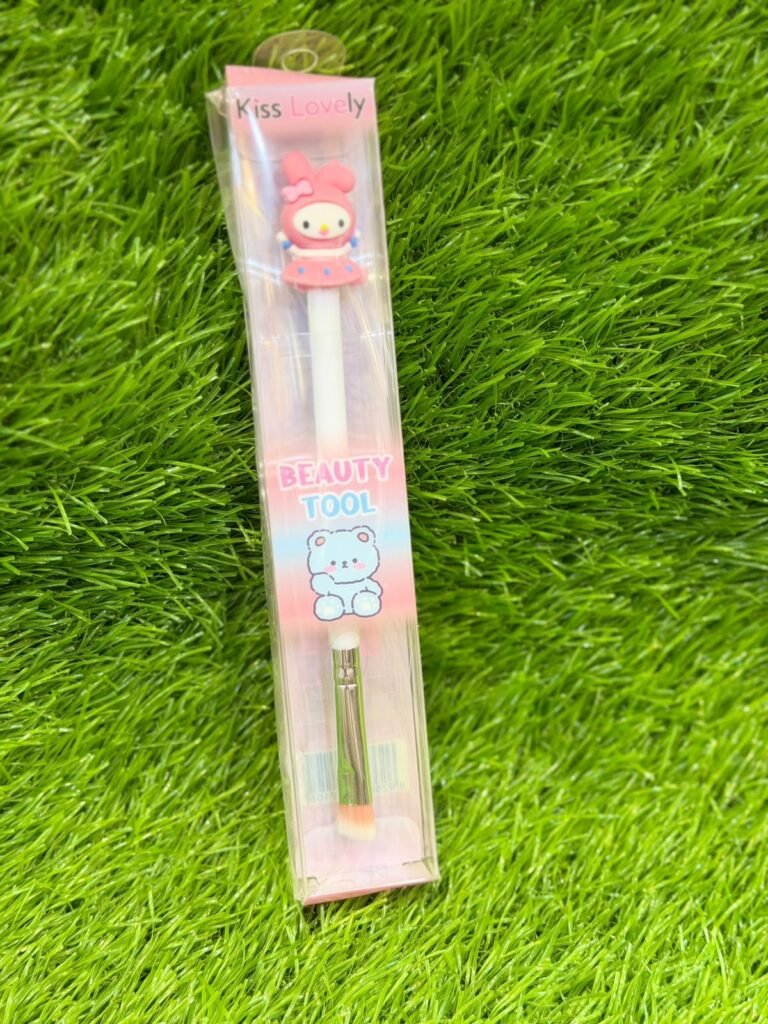 Kiss Lovely BEAUTY TOOL Makeup Brush / Angled Eyebrow or Eyeliner Brush
