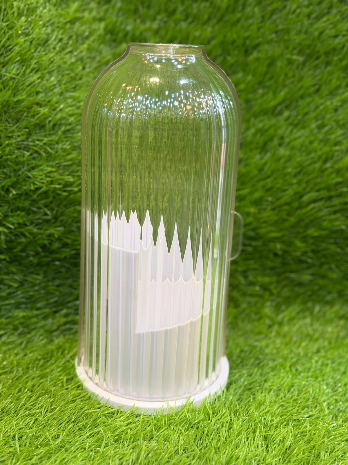 Makeup Brush Holder / Makeup Organizer Container / Plastic body with a white base - Image 2